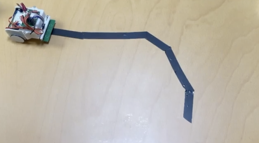 机で動かせる小型教育用ロボット